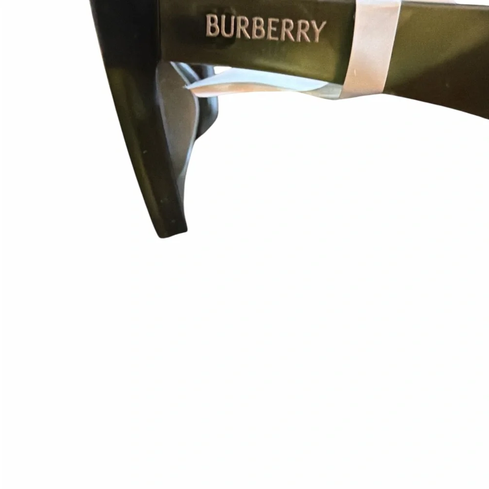 NWT Burberry Men’s BE4475U Matte Green Sunglasses – 3D Check Detail - Picture 3 of 6
